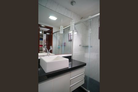 Casa de condomínio para alugar com 224m², 3 quartos e 4 vagas Casa de condomínio para alugar com 224m², 3 quartos e 4 vagasBanheiro do Quarto 1