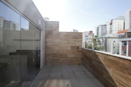 Apartamento à venda com 147m², 2 quartos e 3 vagasCobertura