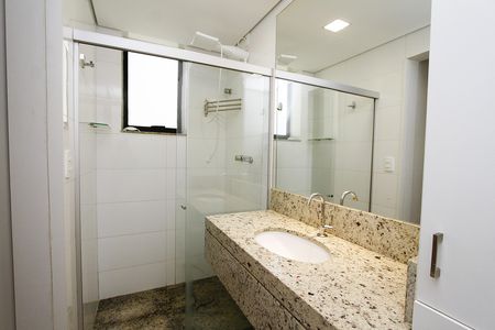 Apartamento à venda com 147m², 2 quartos e 3 vagasBanheiro da Suíte