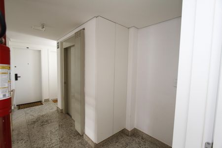 Apartamento à venda com 147m², 2 quartos e 3 vagaselevador