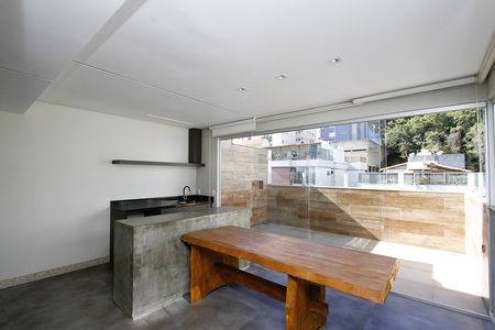 Apartamento à venda com 147m², 2 quartos e 3 vagasCobertura