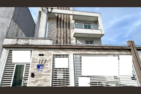 Placa instalada na fachada do imóvel  de apartamento à venda com 2 quartos, 53m² em Vila Progresso, Guarulhos