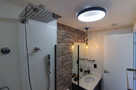 Banheiro de kitnet/studio para alugar com 1 quarto, 36m² em Pompeia, São Paulo