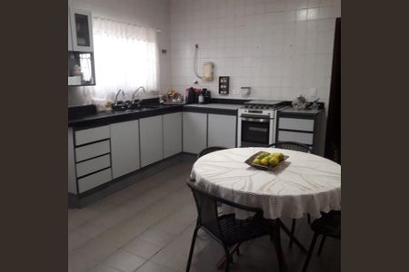 Cozinha de casa à venda com 5 quartos, 411m² em City Bussocaba, Osasco