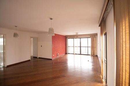 Apartamento para alugar com 3 quartos, 135m² em Vila Maria Alta, São Paulo