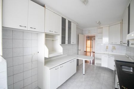 Apartamento para alugar com 135m², 3 quartos e 2 vagas Apartamento para alugar com 135m², 3 quartos e 2 vagasCozinha - Armários