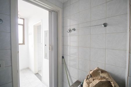 Apartamento para alugar com 135m², 3 quartos e 2 vagas Apartamento para alugar com 135m², 3 quartos e 2 vagasBanheiro 3