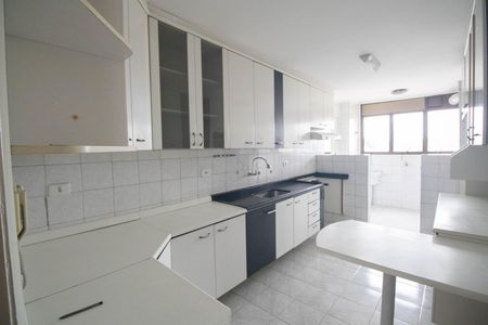 Apartamento para alugar com 135m², 3 quartos e 2 vagas Apartamento para alugar com 135m², 3 quartos e 2 vagasCozinha - Armários