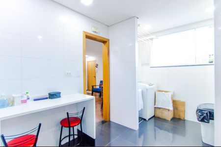 Cozinha  de apartamento à venda com 2 quartos, 84m² em Jardim Vila Galvao, Guarulhos