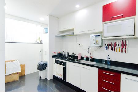 Cozinha  de apartamento à venda com 2 quartos, 84m² em Jardim Vila Galvao, Guarulhos
