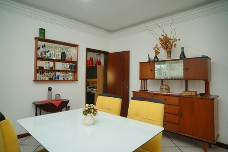 Casa para alugar com 205m², 4 quartos e 4 vagas Casa para alugar com 205m², 4 quartos e 4 vagasSala de Jantar