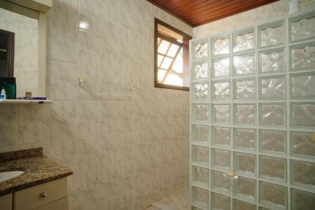 Banheiro do Quarto 4 de casa para alugar com 4 quartos, 205m² em São José de Imbassai, Maricá