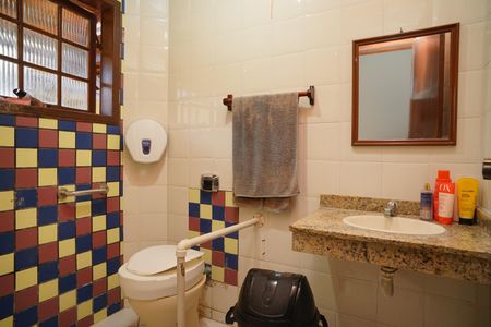 Casa para alugar com 205m², 4 quartos e 4 vagas Casa para alugar com 205m², 4 quartos e 4 vagasBanheiro do Quarto 1
