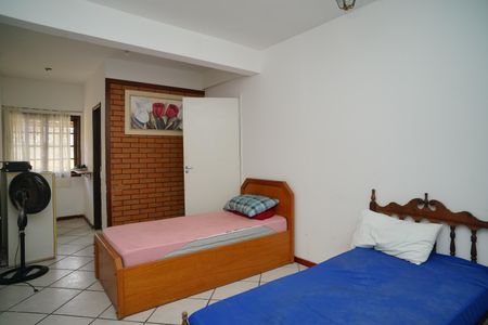 Casa para alugar com 205m², 4 quartos e 4 vagas Casa para alugar com 205m², 4 quartos e 4 vagasQuarto 1