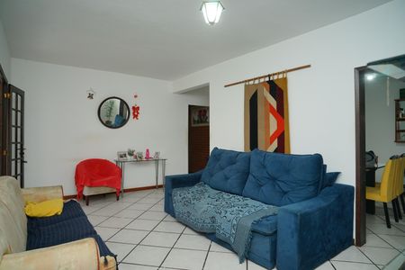 Casa para alugar com 205m², 4 quartos e 4 vagas Casa para alugar com 205m², 4 quartos e 4 vagasSala
