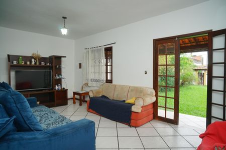 Casa para alugar com 205m², 4 quartos e 4 vagas Casa para alugar com 205m², 4 quartos e 4 vagasSala