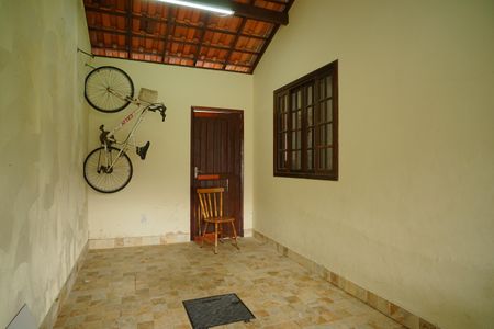 Garagem de casa para alugar com 4 quartos, 205m² em São José de Imbassai, Maricá
