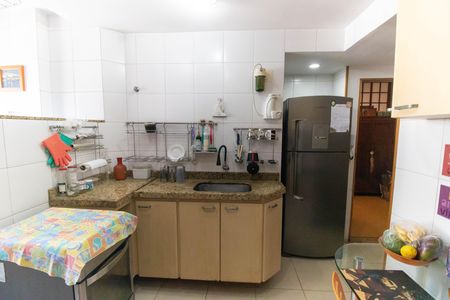Apartamento à venda com 75m², 2 quartos e 1 vaga Apartamento à venda com 75m², 2 quartos e 1 vagaCozinha