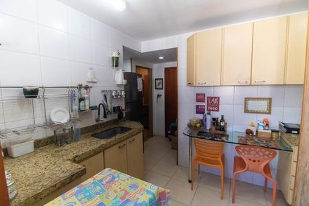 Apartamento à venda com 75m², 2 quartos e 1 vaga Apartamento à venda com 75m², 2 quartos e 1 vagaCozinha