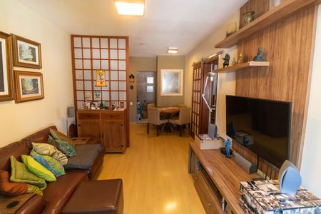 Apartamento à venda com 75m², 2 quartos e 1 vaga Apartamento à venda com 75m², 2 quartos e 1 vagaSala