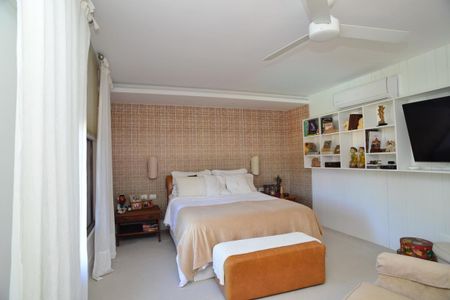 Casa de condomínio à venda com 750m², 4 quartos e 4 vagas Casa de condomínio à venda com 750m², 4 quartos e 4 vagasSuíte Principal