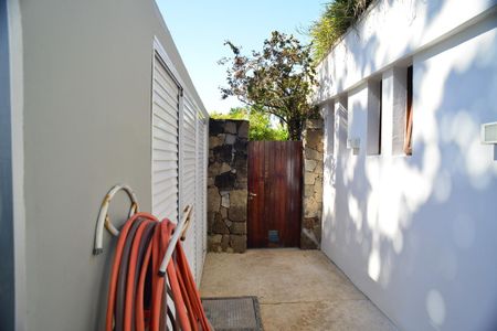 Casa de condomínio à venda com 750m², 4 quartos e 4 vagas Casa de condomínio à venda com 750m², 4 quartos e 4 vagasExternas