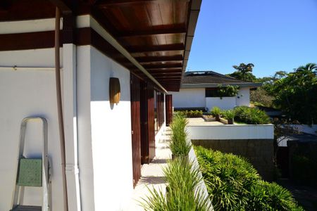 Casa de condomínio à venda com 750m², 4 quartos e 4 vagas Casa de condomínio à venda com 750m², 4 quartos e 4 vagasVaranda Superior