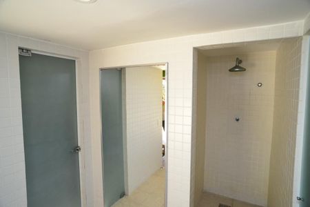Casa de condomínio à venda com 750m², 4 quartos e 4 vagas Casa de condomínio à venda com 750m², 4 quartos e 4 vagasSauna