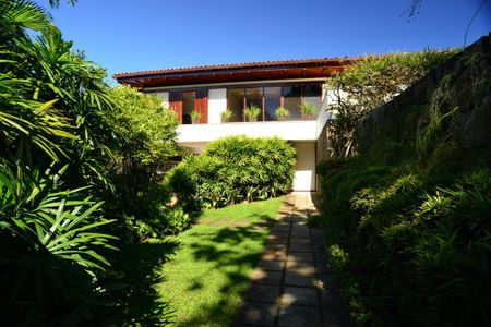 Casa de condomínio à venda com 750m², 4 quartos e 4 vagas Casa de condomínio à venda com 750m², 4 quartos e 4 vagasExternas
