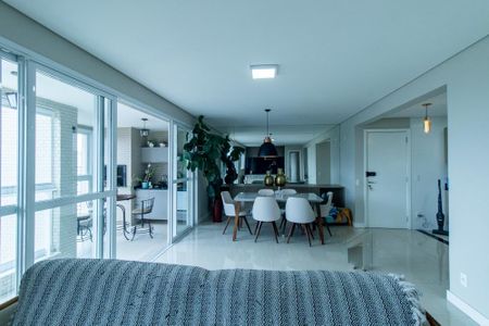 Apartamento à venda com 113m², 3 quartos e 2 vagas Apartamento à venda com 113m², 3 quartos e 2 vagasSala