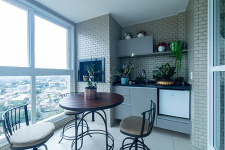 Apartamento à venda com 113m², 3 quartos e 2 vagas Apartamento à venda com 113m², 3 quartos e 2 vagasVaranda gourmet