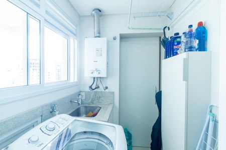 Apartamento à venda com 113m², 3 quartos e 2 vagas Apartamento à venda com 113m², 3 quartos e 2 vagasÁrea de Serviço