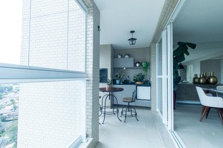 Apartamento à venda com 113m², 3 quartos e 2 vagas Apartamento à venda com 113m², 3 quartos e 2 vagasVaranda gourmet