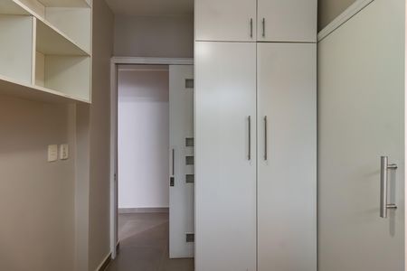 Apartamento para alugar com 130m², 3 quartos e 1 vaga Apartamento para alugar com 130m², 3 quartos e 1 vagaSuíte 2