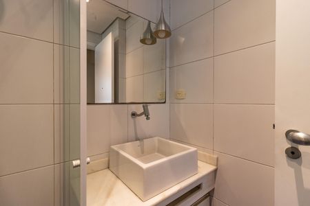 Apartamento para alugar com 130m², 3 quartos e 1 vaga Apartamento para alugar com 130m², 3 quartos e 1 vagaBanheiro