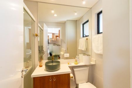 Banheiro Social de apartamento para alugar com 2 quartos, 44m² em Cristo Rei, Curitiba
