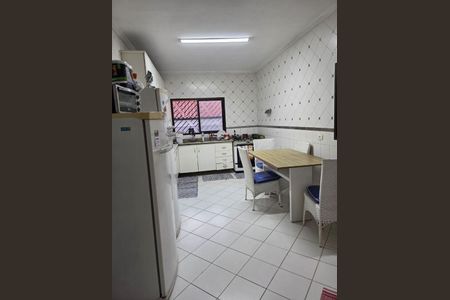Casa à venda com 4 quartos, 204m² em Vila Rosalia, Guarulhos