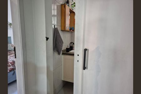 Apartamento à venda com 75m², 2 quartos e sem vaga Apartamento à venda com 75m², 2 quartos e sem vagaCorredor