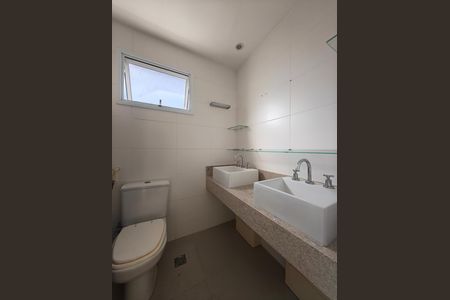 Apartamento à venda com 156m², 4 quartos e 2 vagas Apartamento à venda com 156m², 4 quartos e 2 vagasBanheiro da Suíte 1