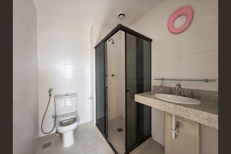 Apartamento à venda com 156m², 4 quartos e 2 vagas Apartamento à venda com 156m², 4 quartos e 2 vagasBanheiro da Suíte 2