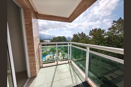 Apartamento à venda com 156m², 4 quartos e 2 vagas Apartamento à venda com 156m², 4 quartos e 2 vagasVaranda da Suíte 1