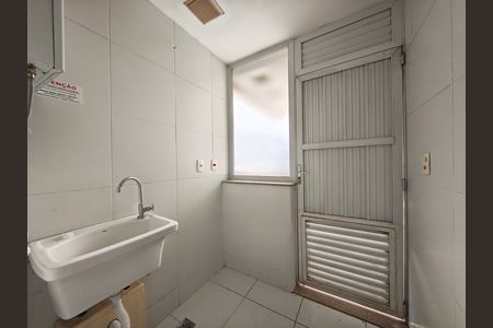 Apartamento à venda com 156m², 4 quartos e 2 vagas Apartamento à venda com 156m², 4 quartos e 2 vagasCozinha e Área de Serviço
