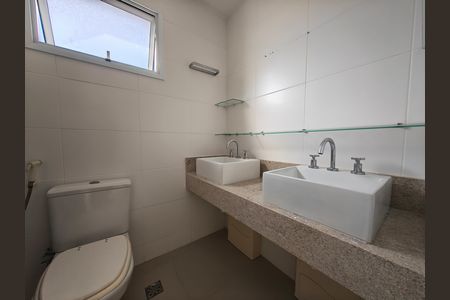 Apartamento à venda com 156m², 4 quartos e 2 vagas Apartamento à venda com 156m², 4 quartos e 2 vagasBanheiro da Suíte 1