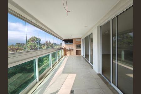 Apartamento à venda com 156m², 4 quartos e 2 vagas Apartamento à venda com 156m², 4 quartos e 2 vagasVaranda