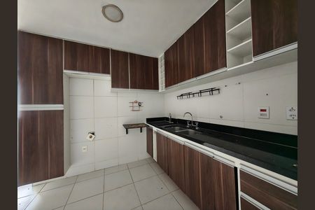 Apartamento à venda com 156m², 4 quartos e 2 vagas Apartamento à venda com 156m², 4 quartos e 2 vagasCozinha e Área de Serviço