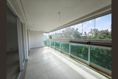 Apartamento à venda com 156m², 4 quartos e 2 vagas Apartamento à venda com 156m², 4 quartos e 2 vagasVaranda