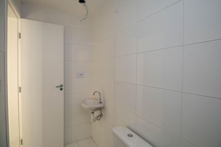 Banheiro  de apartamento à venda com 1 quarto, 29m² em Vila Santa Terezinha (zona Norte), São Paulo