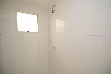 Banheiro  de apartamento à venda com 1 quarto, 29m² em Vila Santa Terezinha (zona Norte), São Paulo