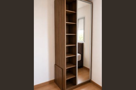 Quarto 2 de apartamento para alugar com 2 quartos, 48m² em Mantiquira, Duque de Caxias