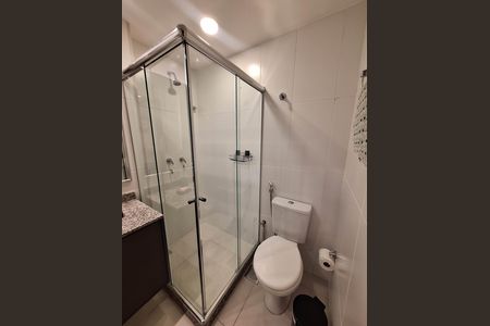 Banheiro de kitnet/studio para alugar com 1 quarto, 30m² em Ingá, Niterói